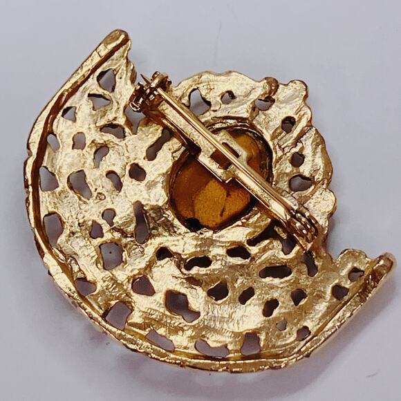 Vintage Mid Century Gold Tone Filigree Brooches Red Green Glass Cabochons Set - Picture 10 of 12